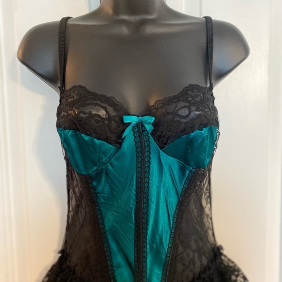 “NAN FLOWER” Vintage Lace Teddy BodySuit - Picture 3 of 14